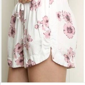 Brandy Melville flower  shorts